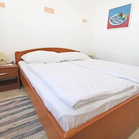Rosa Apartment